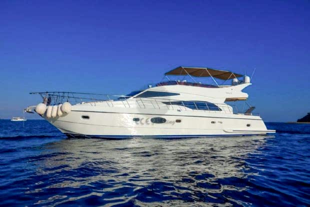 M/Y WHITE BLUE